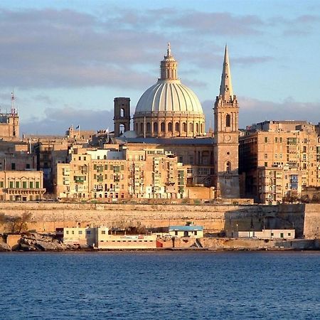 Luxury Apt W/ Side Seaviews And Pool, Top Location Sliema Exterior foto