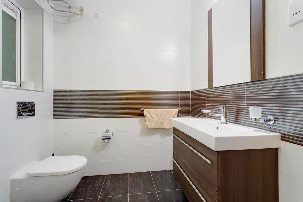 Luxury Apt W/ Side Seaviews And Pool, Top Location Sliema Exterior foto